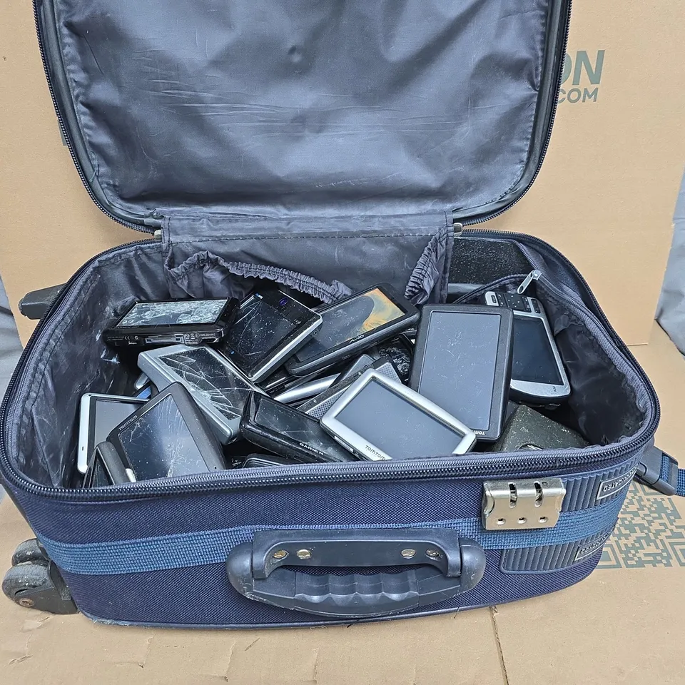 SUITCASE OF APPROXIMATELY 20 SAT NAV SYSTEMS TO INCLUDE GARMIN AND TOM TOM
