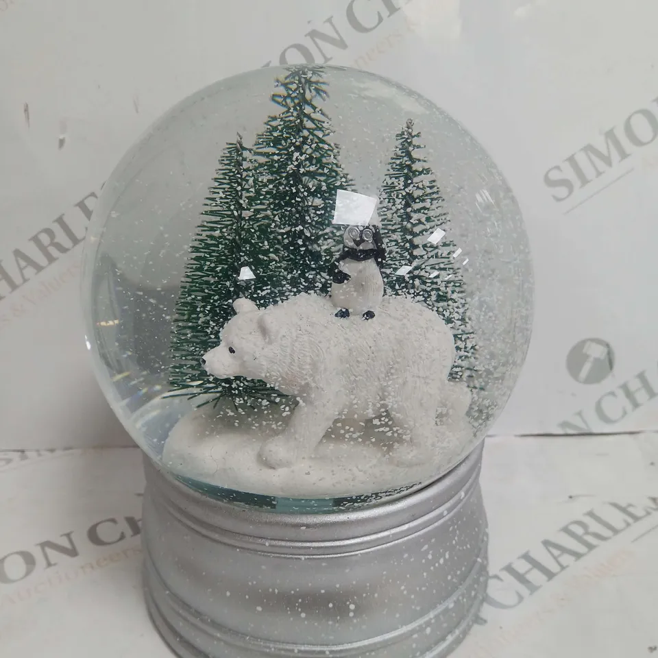 BOXED SANTA EXPRESS CHRISTMAS CHARACTER MUSICAL WATER SPINNER POLAR BEAR