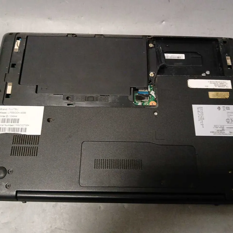 FUJITSU LIFEBOOK A556 LAPTOP 