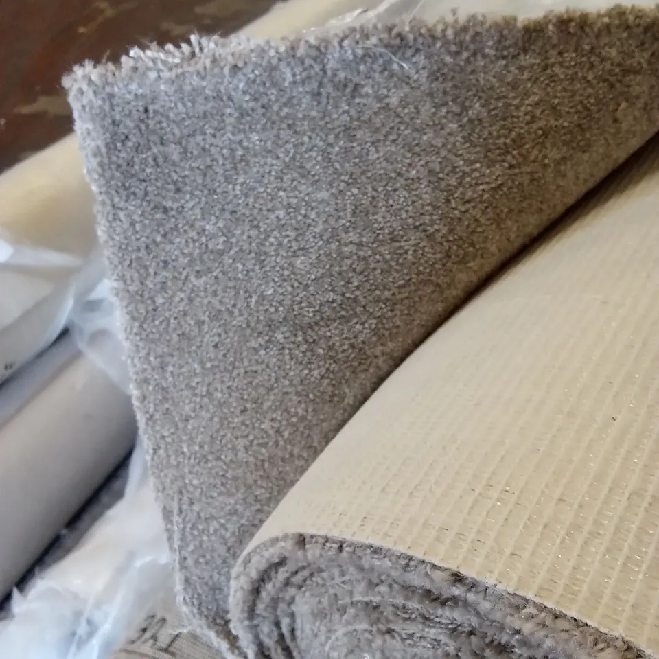 ROLL OF QUALITY MARBELLA BIRCH CARPET // APPROX SIZE: 5.5 x 4m