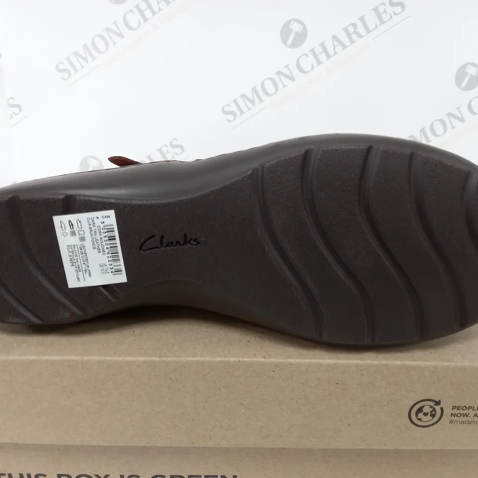 BOXED CLARKS CORA ROUCHED IN DARK TAN LEA IN UK 7 1/2