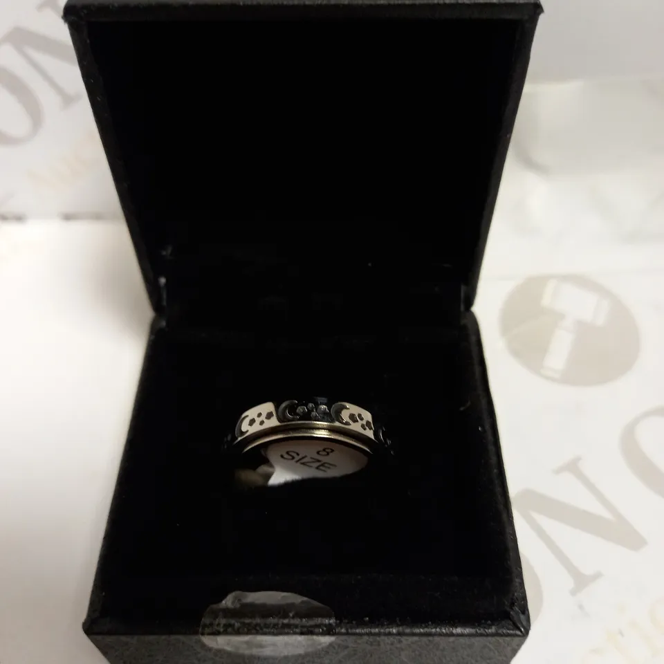 SILVER EFFECT MOON AND STARS SPINNER RING