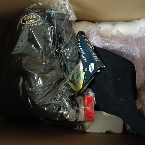 BOX OF APPROXIMATELY 15 ASSORTED HOUSEHOLD ITEMS TO INCLUDE BABY CLOTHS, SNUG ROBE AND POWER CUBE 