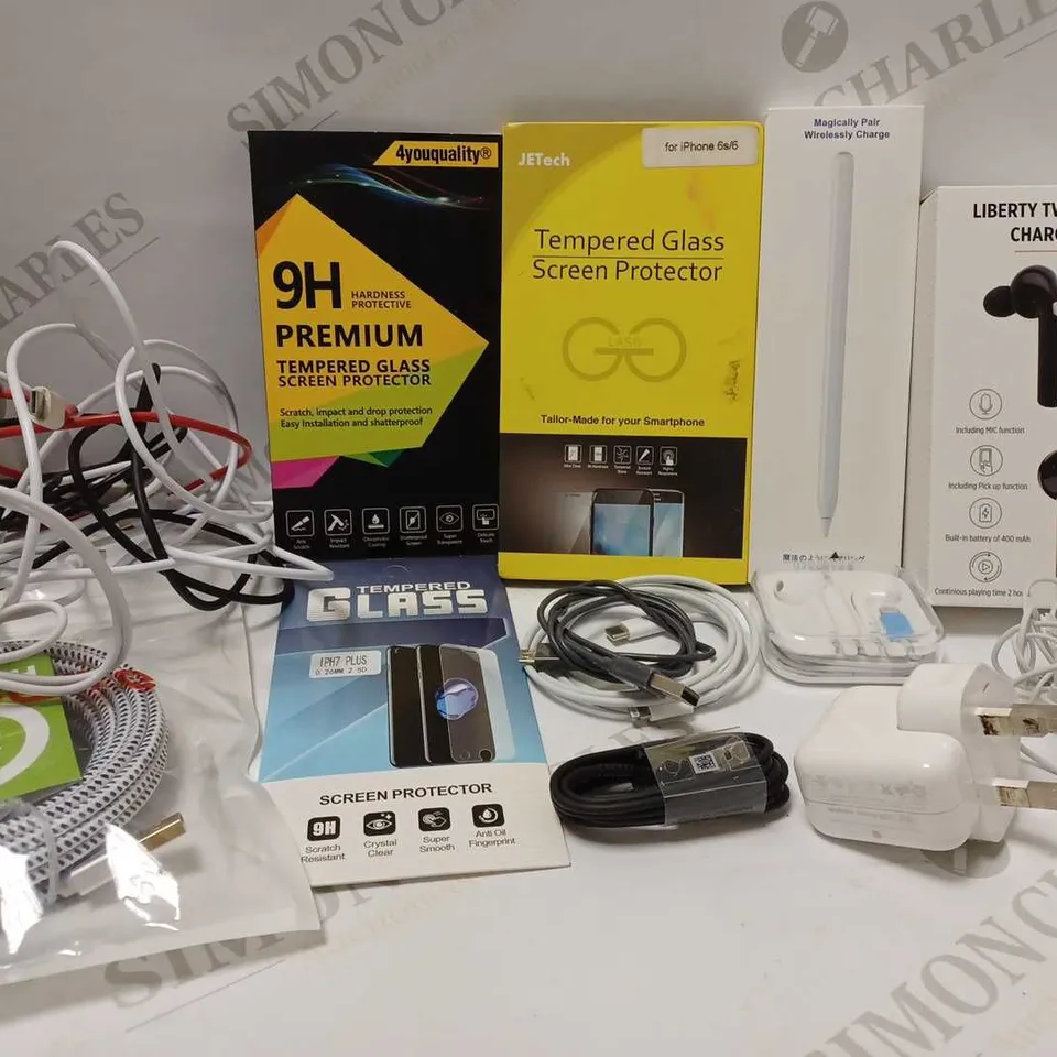 LOT OF APPROX 20 ASSORTED MOBILE PHONE ACCESSORIES TO INCLUDE SCREEN PROTECTORS, EARPHONES, USB CABLES, ETC 