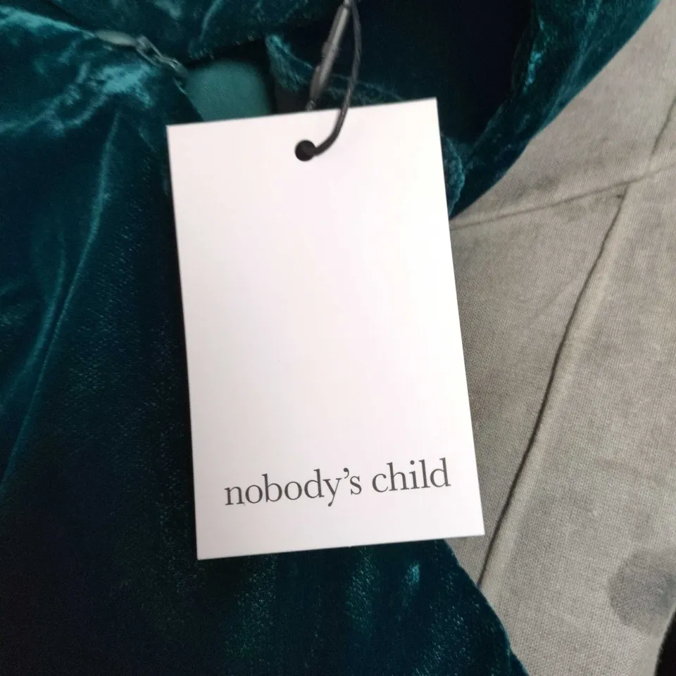 NOBODY'S CHILD VELVET PETITE FLEUR MINI DRESS – OCCASION GREEN, UK 8
