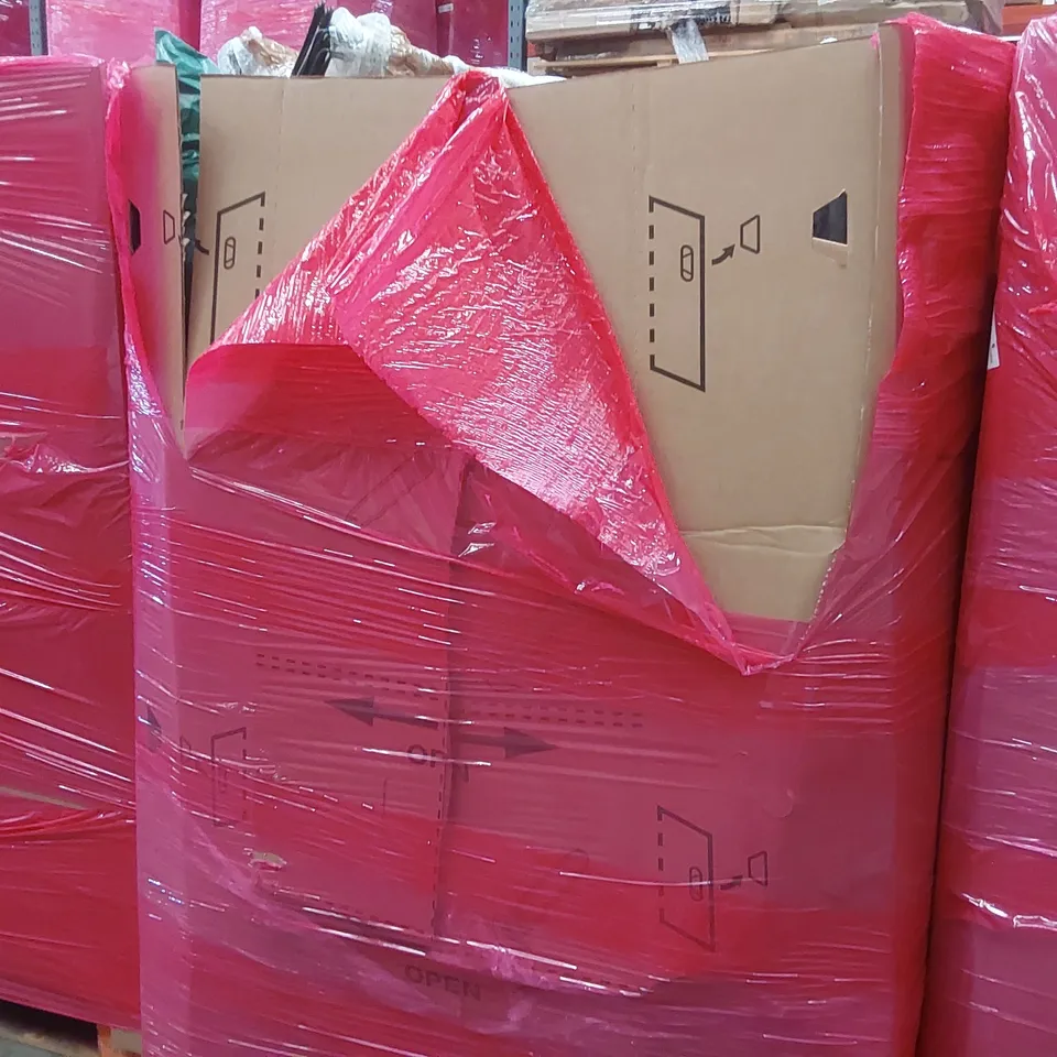PALLET OF ASSORTED ITEMS INCLUDING: MARCELLO PADDLE BOARD, FOLDING MATTRESS ECT