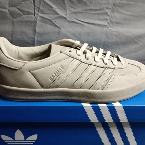 BOXED PAIR OF ADIDAS GAZELLE INDOOR LUX TRAINERS – GREY, UK 8 