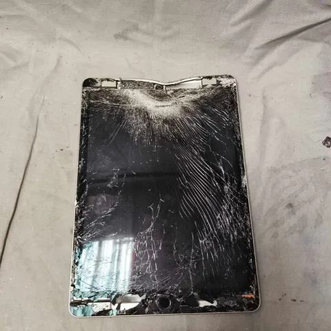 APPLE IPAD TABLET - A1673