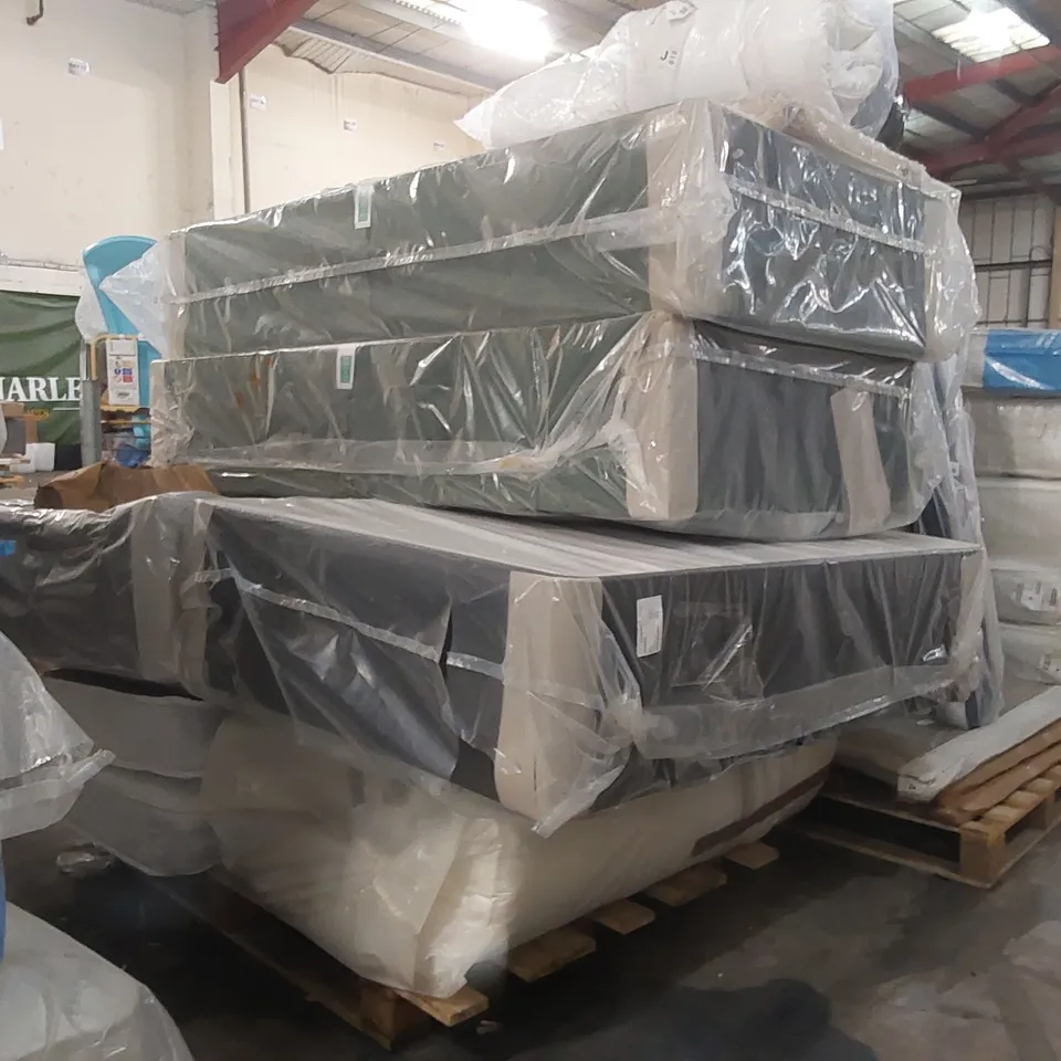 PALLET CONTAINING 4x ASSORTED DIVAN BASES, 1x HEADBOARD, 2x MATTRESSES AND ASSORTED BEDDING