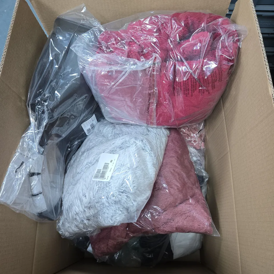 BOX OF APPROXIMATELY 13 ASSORTED CLOTHING ITEMS TO INCLUDE WYNNE DENIM, CENTIGRADE ETC