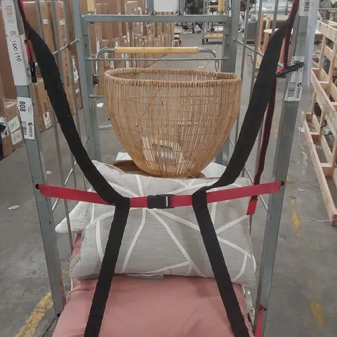 CAGE CONTAINING ASSORTED DESIGNER HOUSEHOLD ITEMS INCLUDING: CUSHIONS, THROWS, BEDDING, PICTURE ECT // CAGE NOT INCLUDED