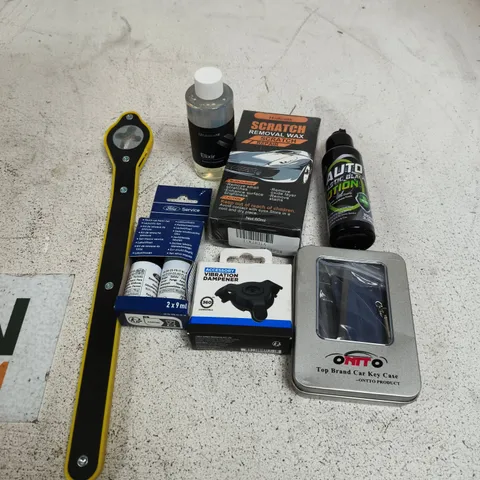 APPROXIMATELY 15 ASSORTED VEHICLE PARTS/ACCESSORIES TO INCLUDE SCRATCH REMOVER, VIBRATION DAMPER, KEY CASE ETC