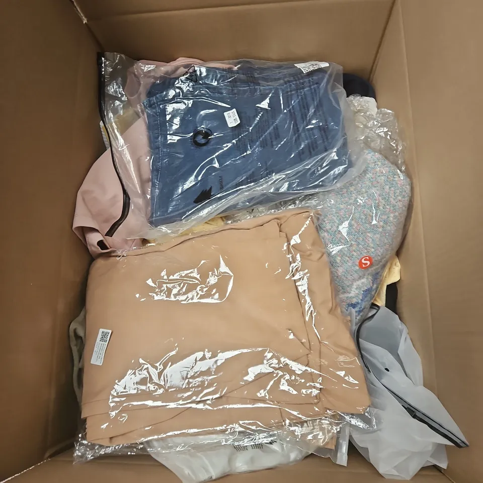 BOX OF APPROXIMATELY 20 ASSORTED CLOTHING ITEMS TO INCLUDE JEANS, TROUSERS, PINK TOP, VESTS ETC