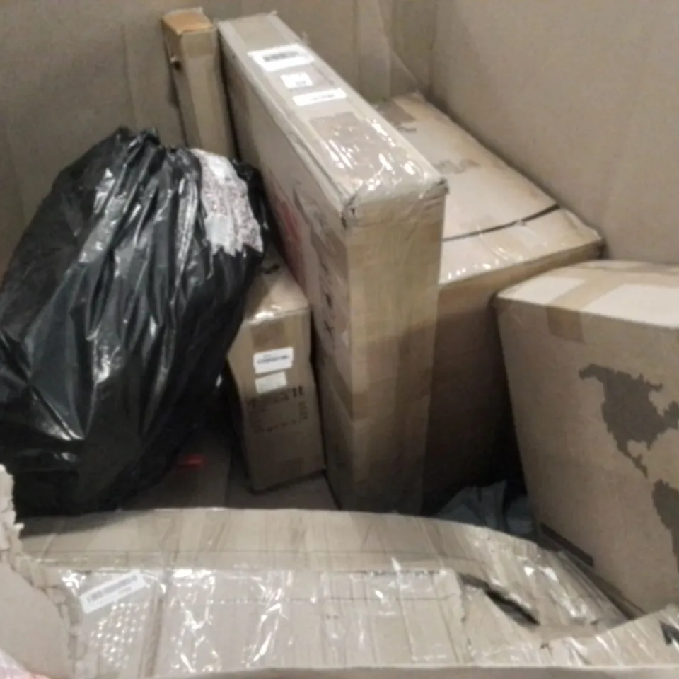 PALLET OF ASSORTED  ITEMS TO INCLUDE INSTANT POT AIR FRYER, WALL MOUNTED MIRROR, CHRISTMAS TREE,  TOILET SEAT, WOOD HANGERS 