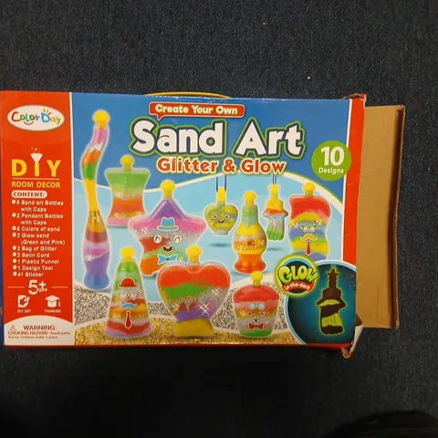 SAND ART GLITTER & GLOW CRAFT KIT β 10 DESIGNS (BOXED)
