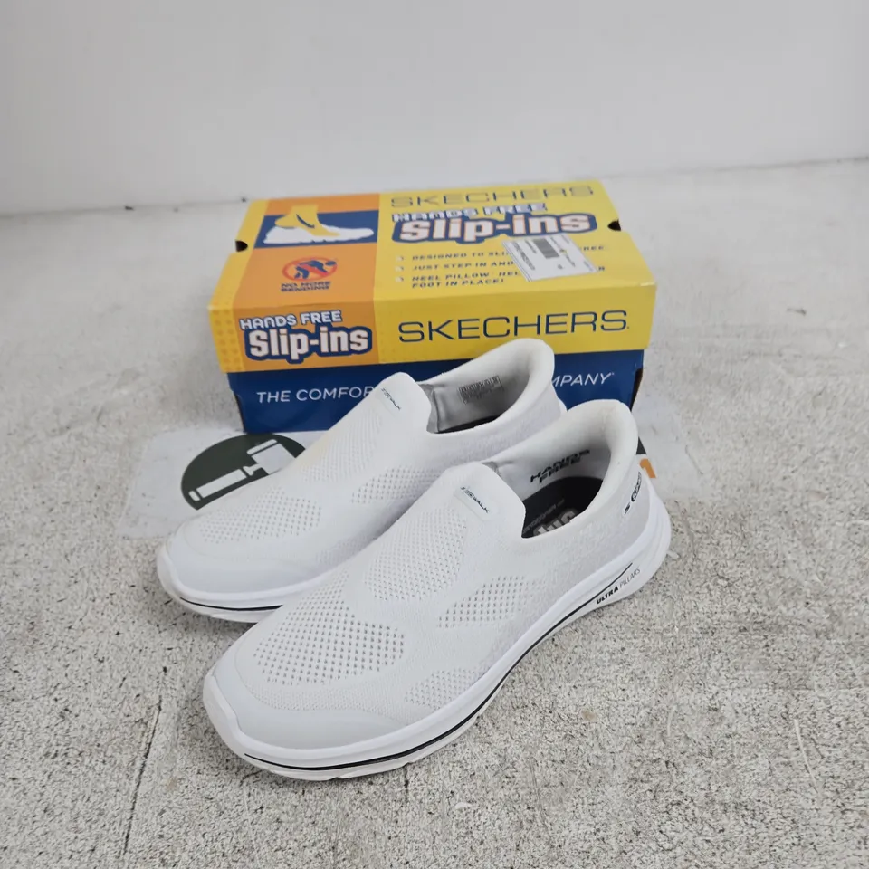 SKECHERS HANDS FREE SLIP-INS WHITE SLIP-ON SHOES SIZE 5.5