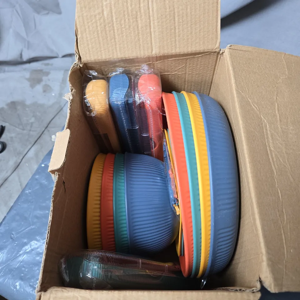 PLASTIC MULTI COLOUR DINNER WARE SET