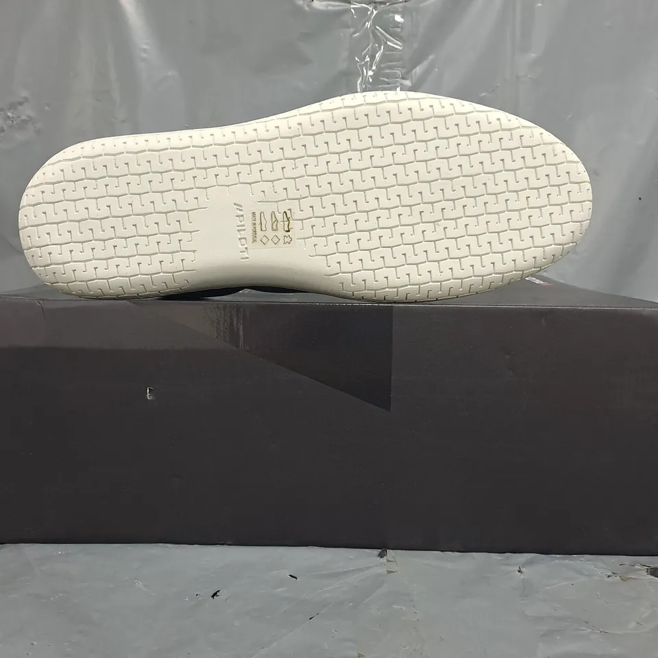 BOXED PAIR OF PILOTI SHIFT SHOES IN TENNESSEE PINE SIZE UK 9.5