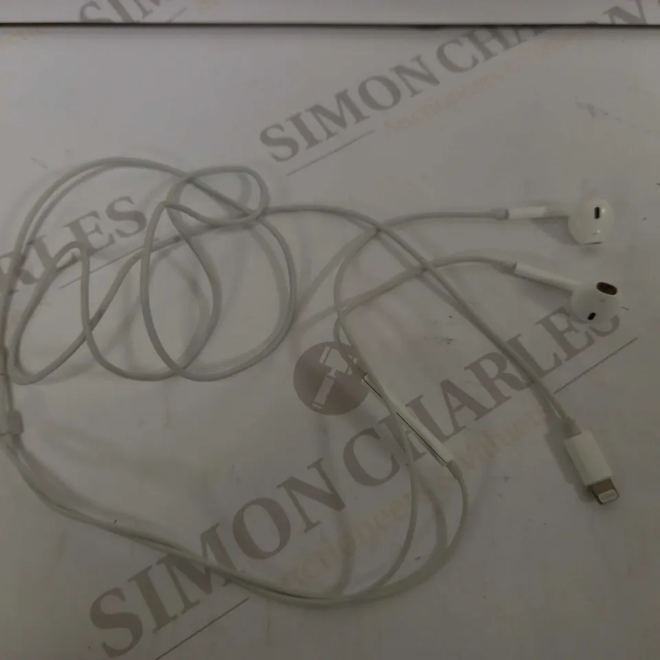 APPLE WIRED EARPHONES