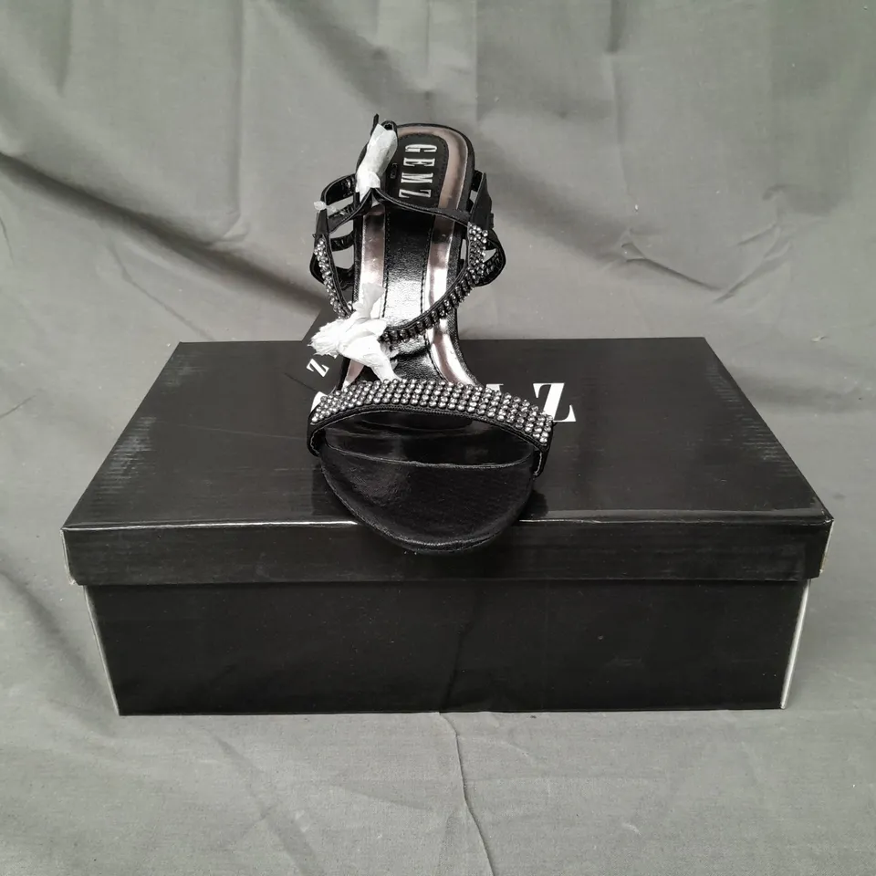 BOX OF APPROXIMATELY 10 BOXED PAIRS OF GEMZ LONDON OPEN TOE HIGH HEEL SANDALS IN BLACK W. JEWEL EFFECT - VARIOUS SIZES