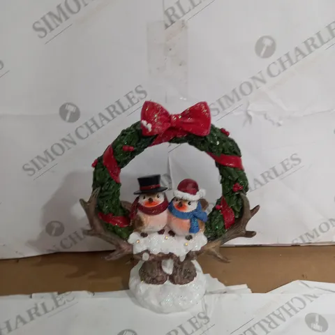 FESTIVE PRE-LIT DECORATIVE ROBIN WREATH