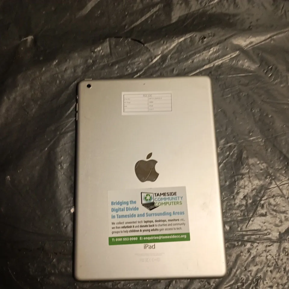 APPLE IPAD AIR 16GB WHITE TABLET