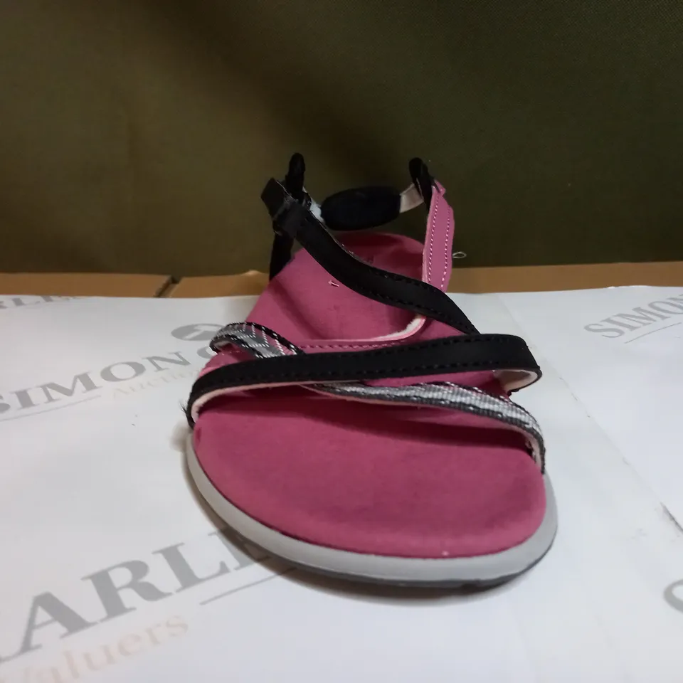 REGATTA LADY ROMA SANDALS SIZE 5