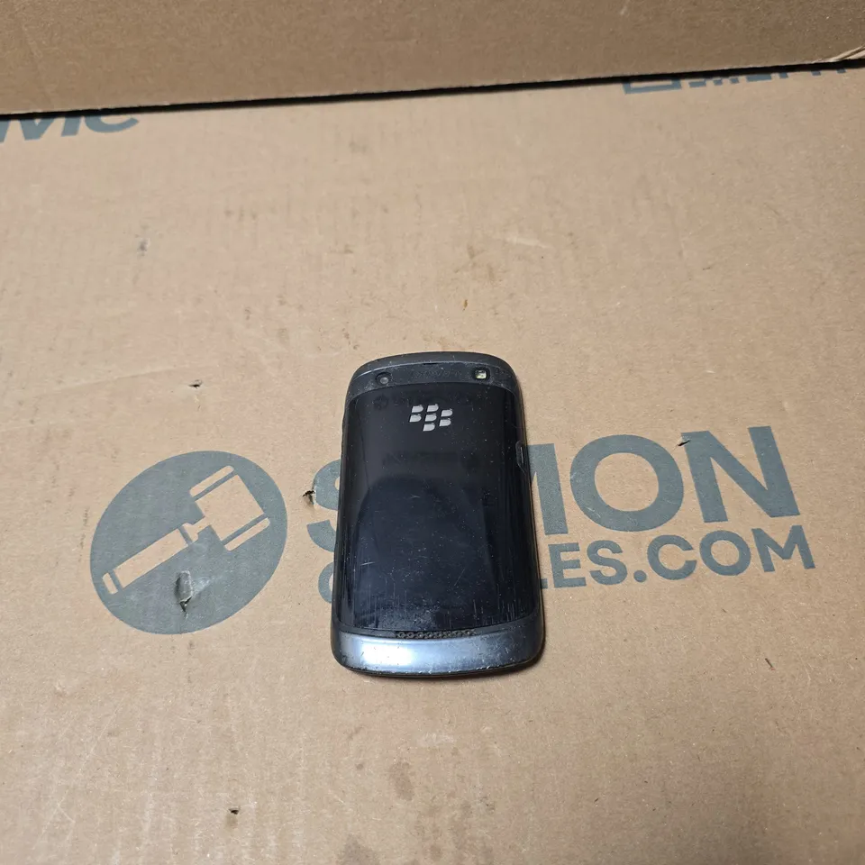 BLACKBERRY CURVE BLACK