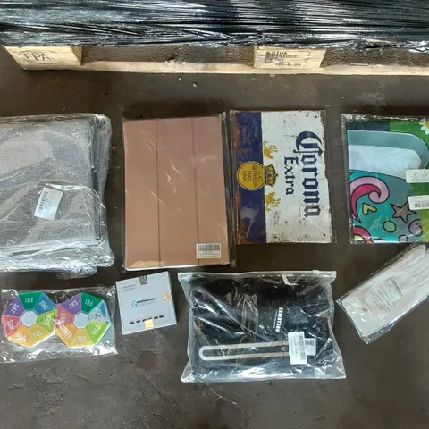 PALLET OF ASSORTED HOMEWARE ITEMS TO INCLUDE PHONE SCREEN PROTECTORS, STORAGE BOXES, TABLET CASES ETC