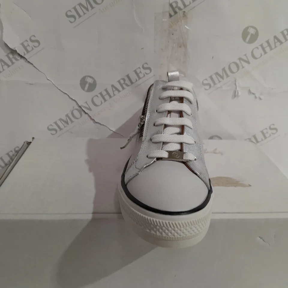 BOXED MODA IN PELLE LEATHER TRAINERS, WHITE SILVER - SIZE 7
