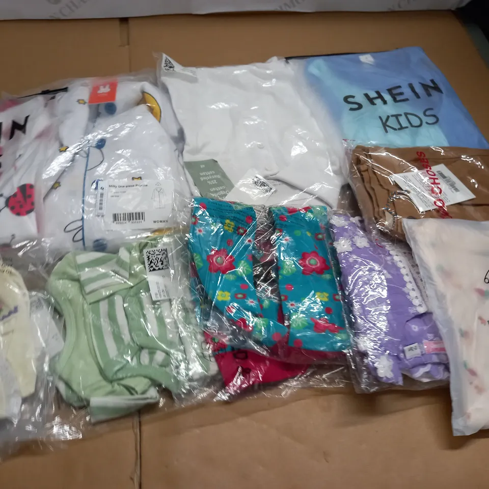LARGE QUANTITY OF ASSORTED BAGGED CHILDRENS CLOTHIN GITEMS TO INCLUDE SHEIN, LITTLE GREEN RADICALS AND MIFFY 