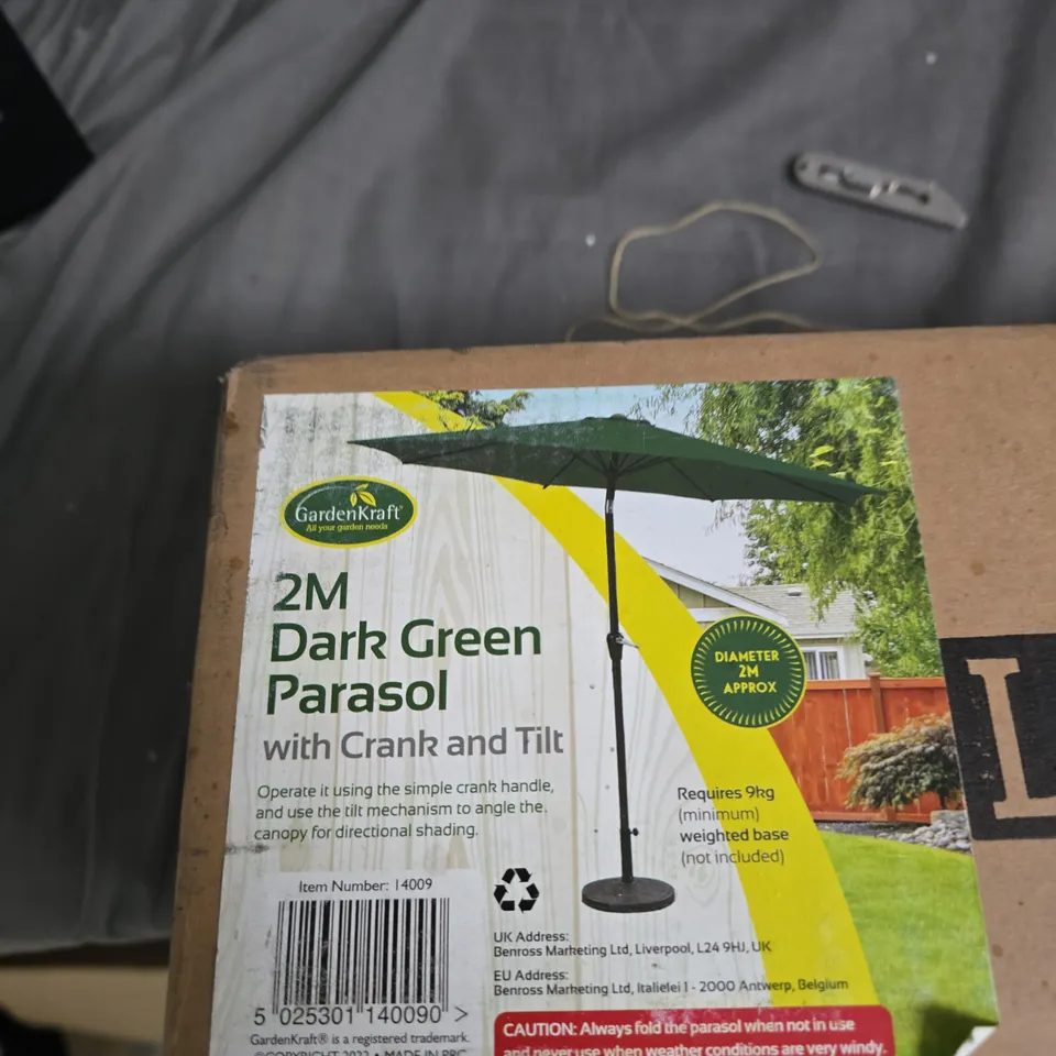 GARDENKRAFT 2M DARK GREEN PARASOL WITH CRANK & TILT – GARDEN & PATIO FURNITURE