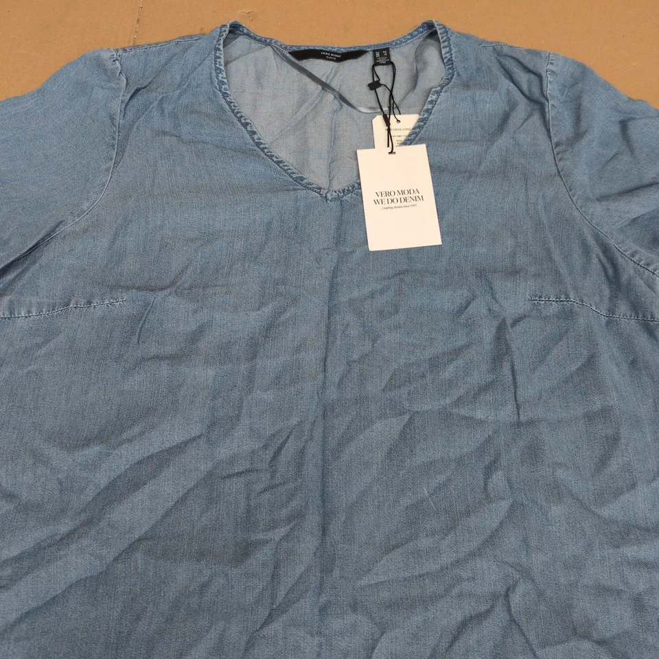 VERO MODA CURVE DENIM TOP – LIGHT BLUE, UK 16 (EU 44)