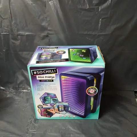 BOXED SO CHILL! MINI FRIDGE INFINITY