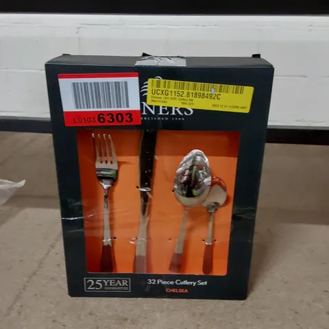 BOXED CHELSEA 32-PIECE CUTLERY SET