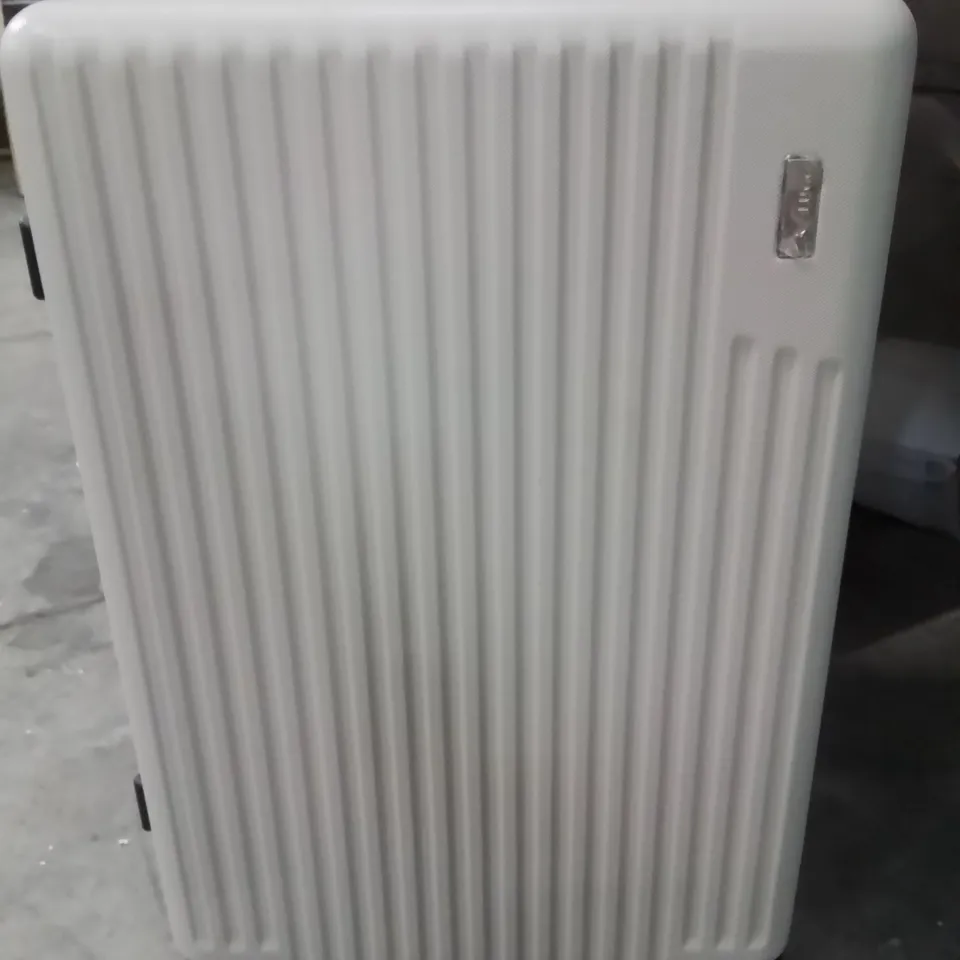 LUGG TRAVEL SUITCASE 