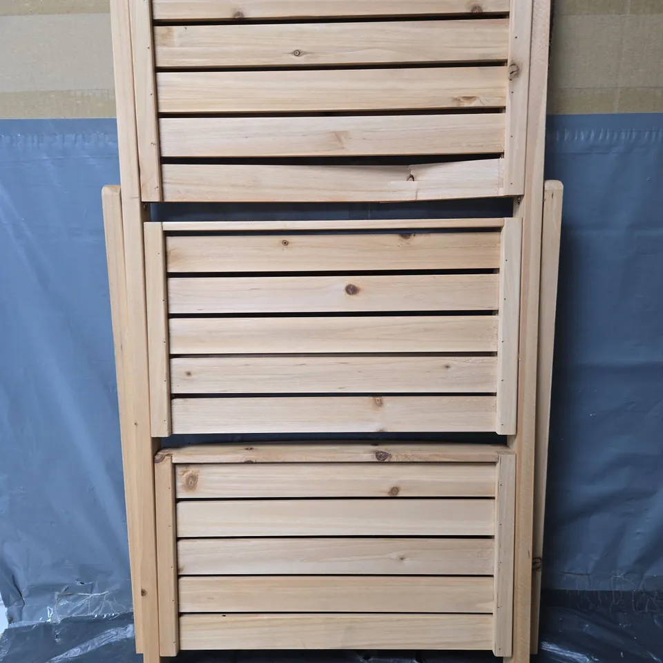 BOXED FOLDING LADDER PLANT STAND 