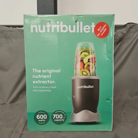 NUTRIBULLET BLENDER – ORIGINAL NUTRIENT EXTRACTOR, BOXED