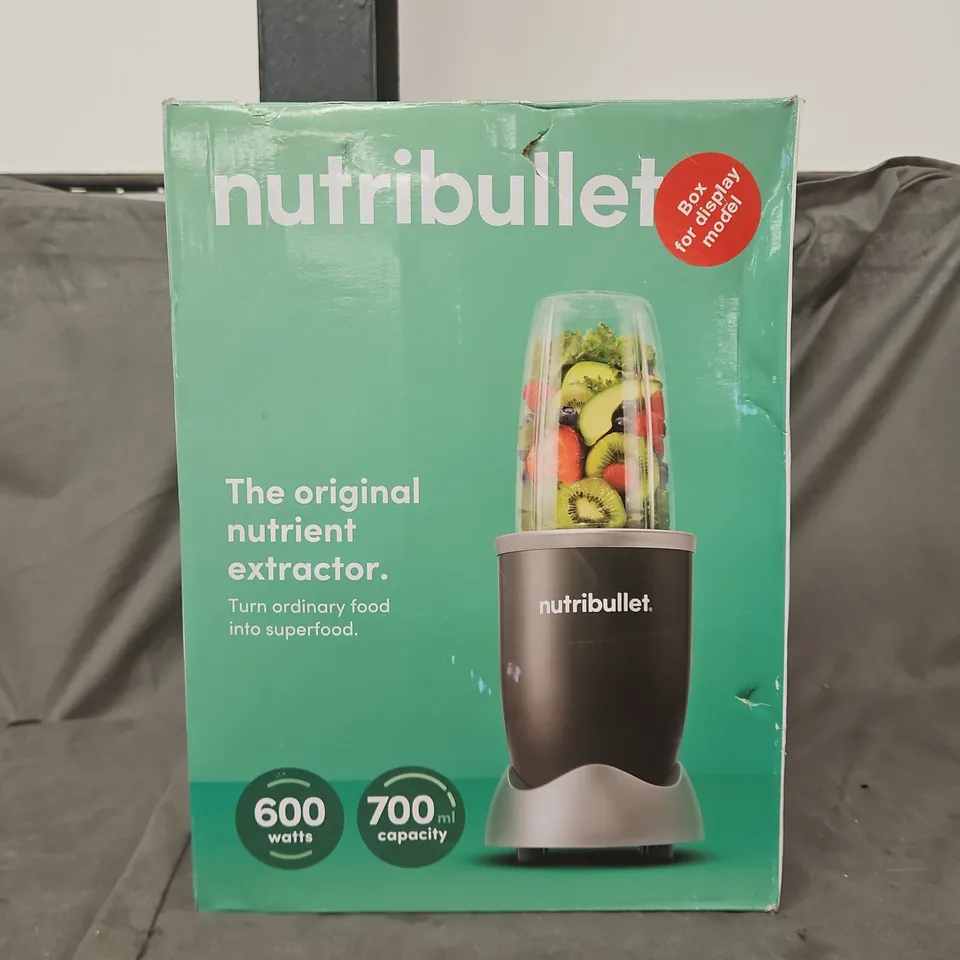 NUTRIBULLET BLENDER – ORIGINAL NUTRIENT EXTRACTOR, BOXED