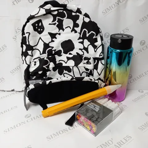 APPROXIMATELY 10 ASSORTED ITEMS TO INCLUDE TYPO BACKPACK, ARTISTS DUAL NIB MARKERS, METAL DRINK BOTTLE ETC. 