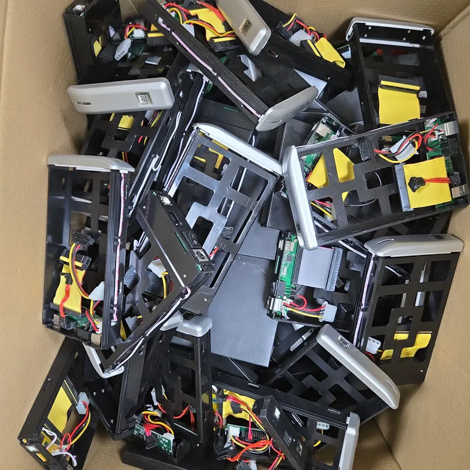 APPROXIMATELY 30 ASSORTED ELECTRICAL COMPONENTS & PARTS - COLLECTION ONLY 