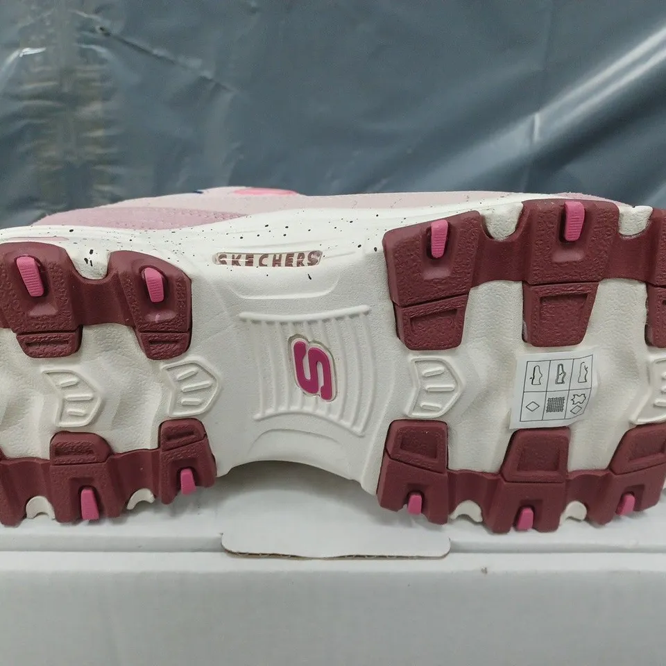 BOXED SKECHERS D'LITES TRAINERS IN PINK - SIZE 7