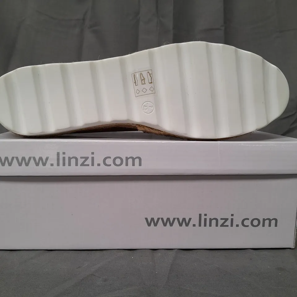 BOX OF APPROXIMATELY 10 BOXED PAIRS OF LINZI SLIP-ON SHOES IN ROSE GOLD - VARIOUS SIZES