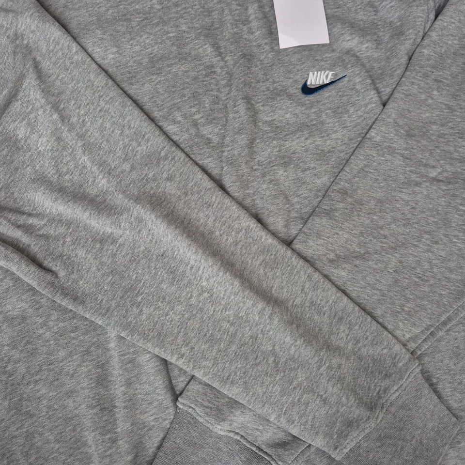 NIKE LONG SLEEVE CREW NECK SWEATER IN GREY SIZE LARGE