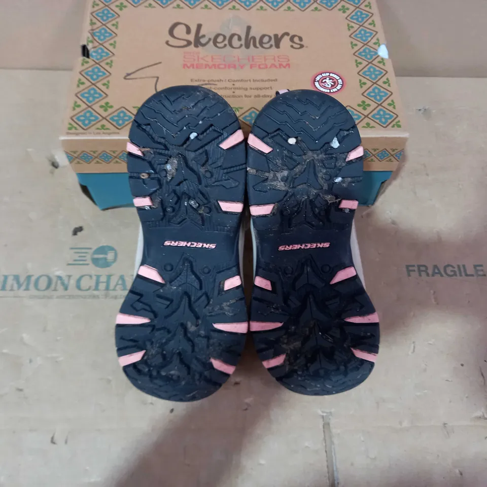 BOXED PAIR OF SKECHERS - SIZE 6