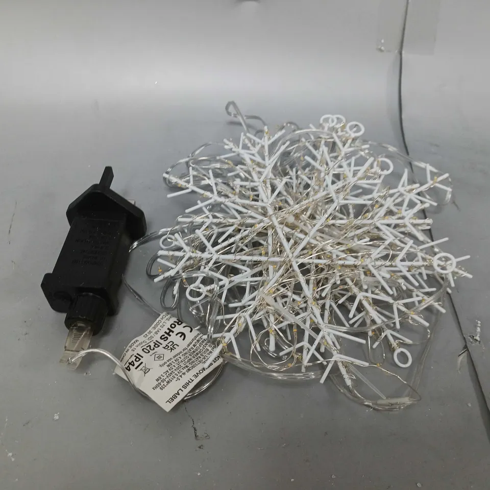 WARM WHITE SNOWFLAKE CURTAIN LIGHT RRP £29.99