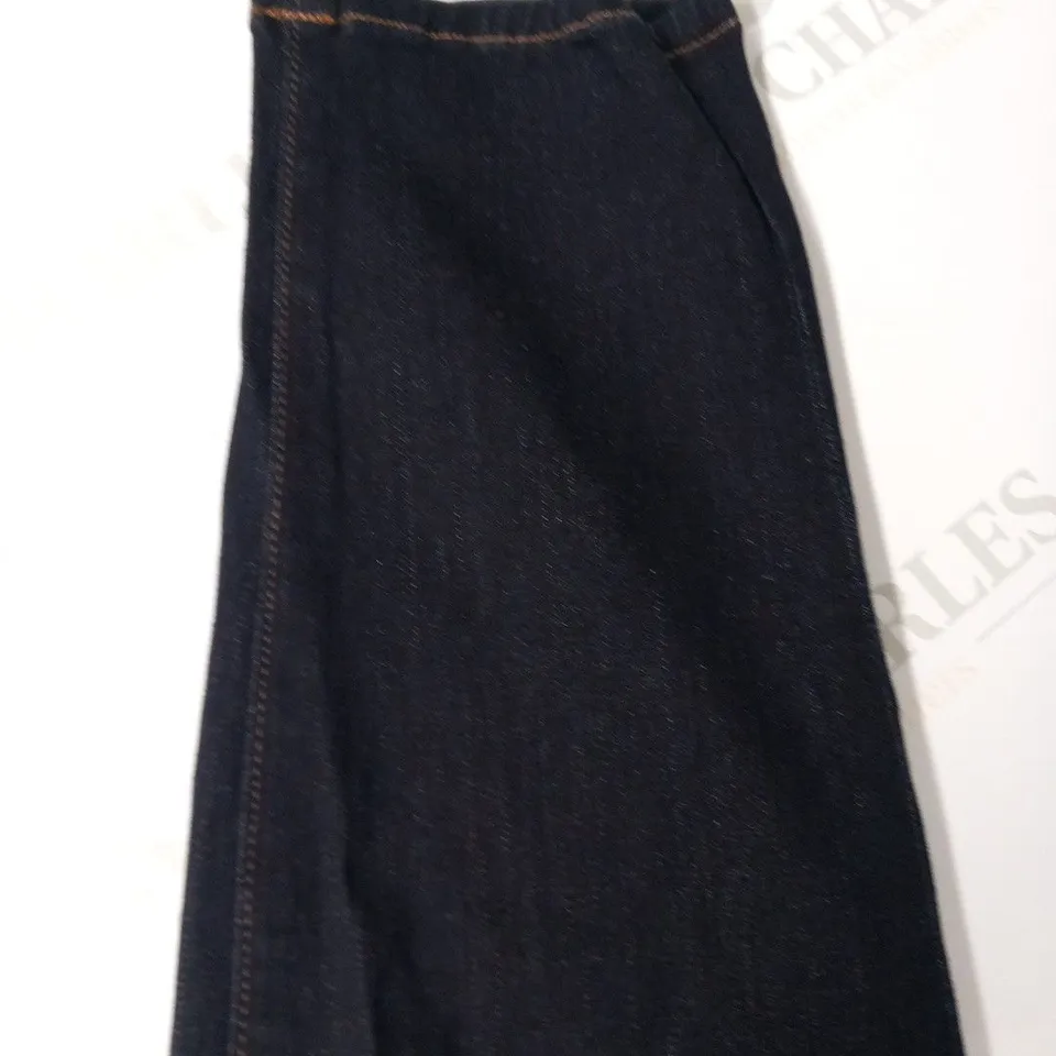 J BRAND MID RISE STARLESS SIZE 30