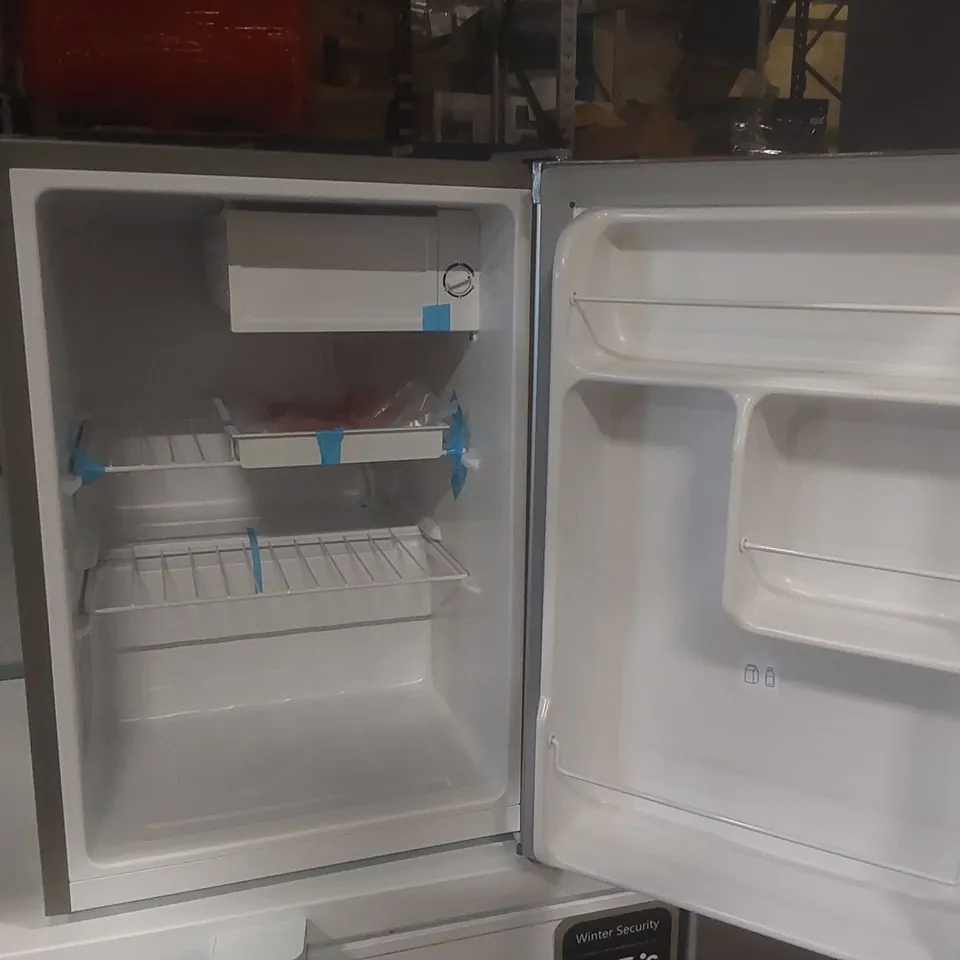 LOGIK LTT68S23 MINI FRIDGE - SILVER