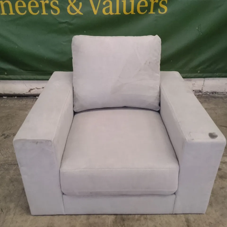 QUALITY DESIGNER ARMCHAIR - LIGHT GREY FABRIC 