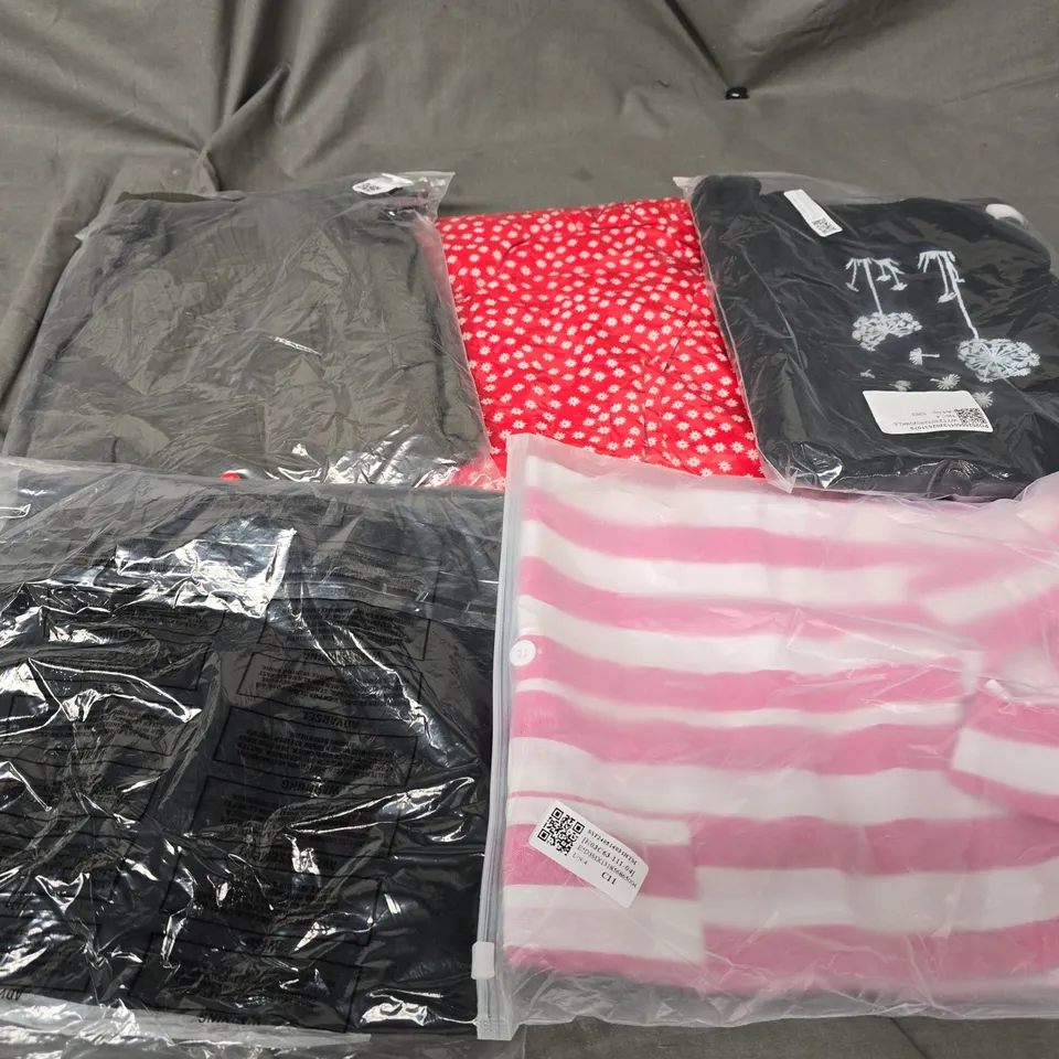 LARGE BOX OF APPROXIMATELY 20 ASSORTED CLOTHING ITEMS IN VARIOUS SIZES, STYLES AND COLOUR 